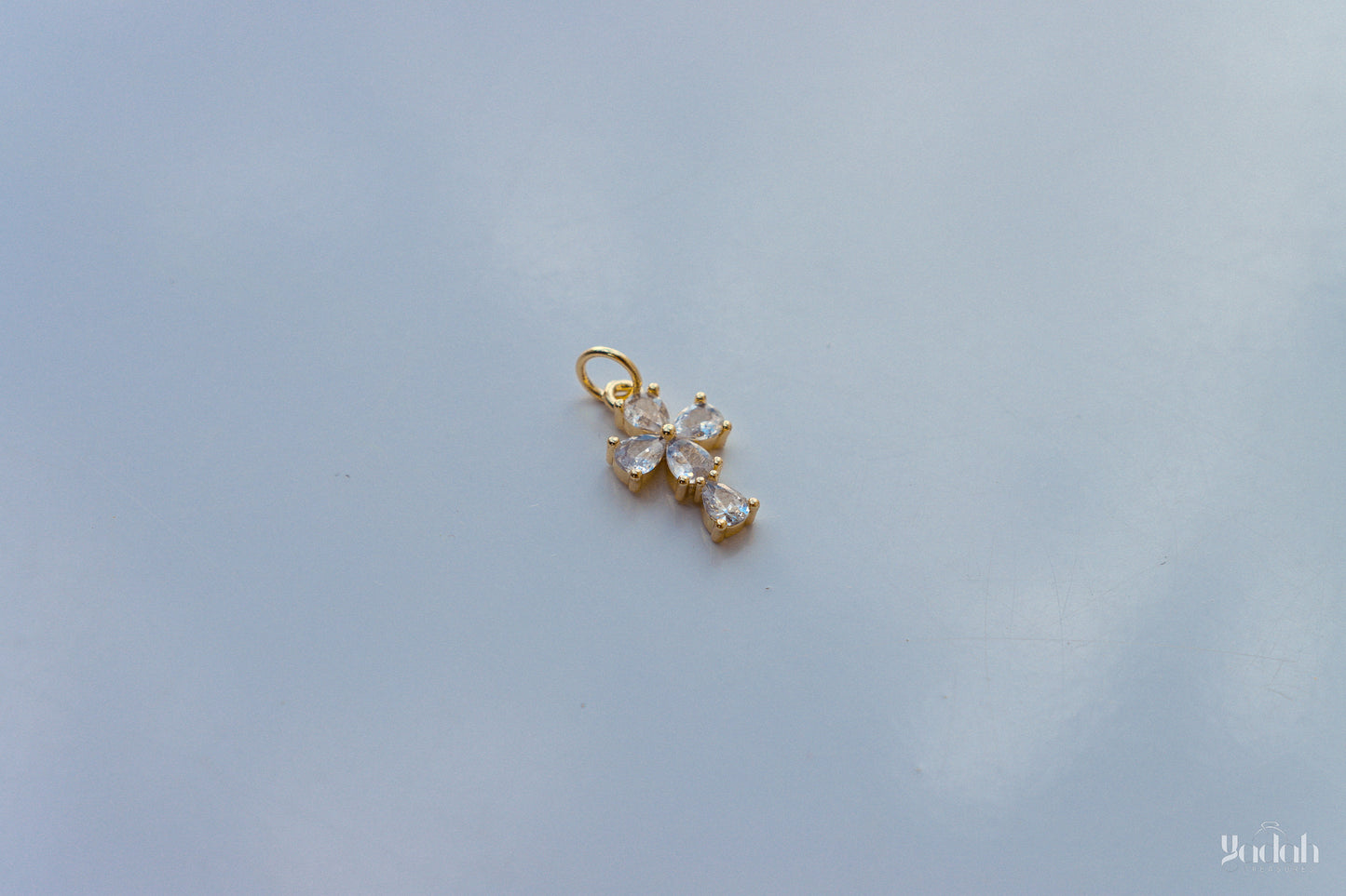 Cruz con Diamantes Mini Charm