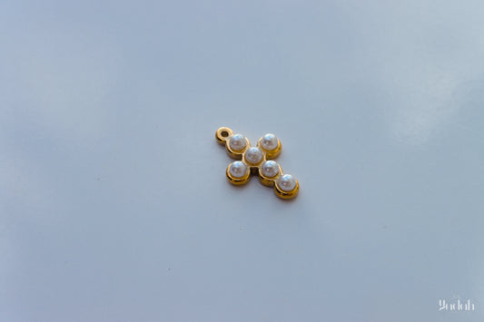 Cruz con Perlas Mini Charm