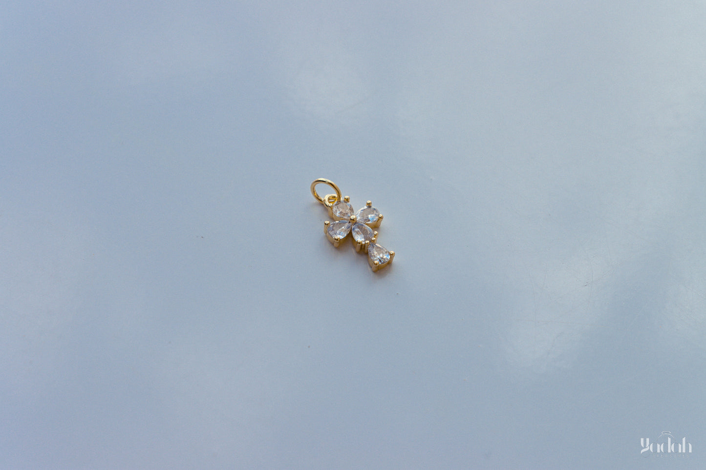 Cruz con Diamantes Mini Charm