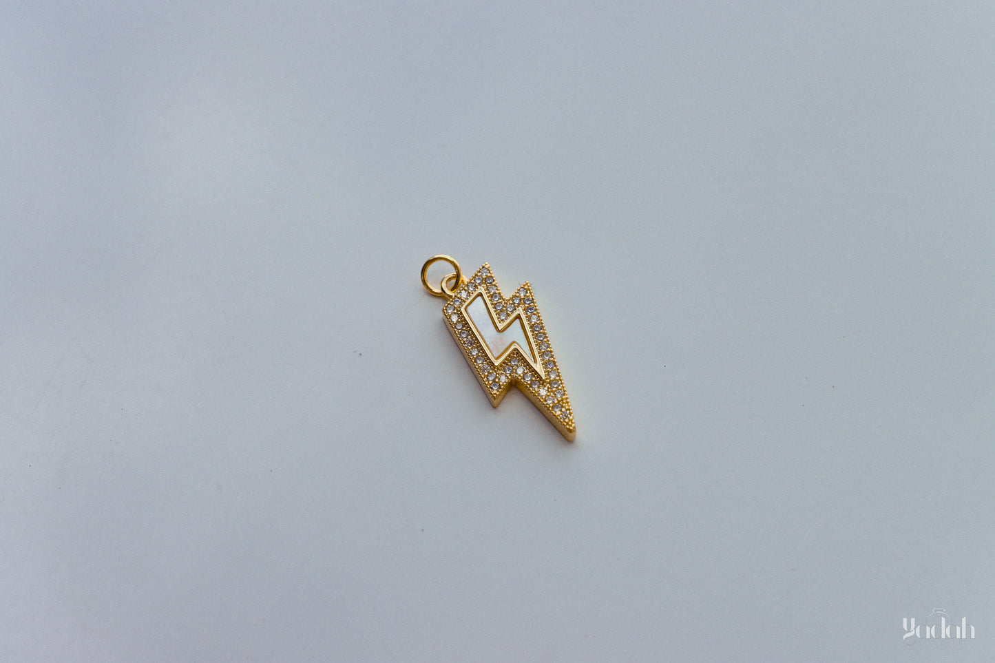 Rayo con Blanco Charm