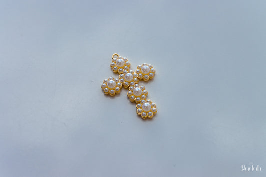 Cruz con Perlas